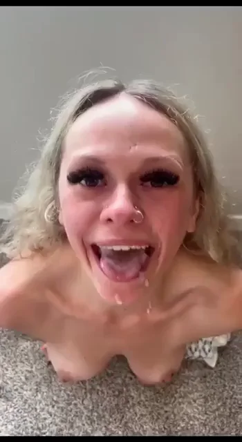 i tipped my delivery driver with a good fuck and letting him explode in my mouth