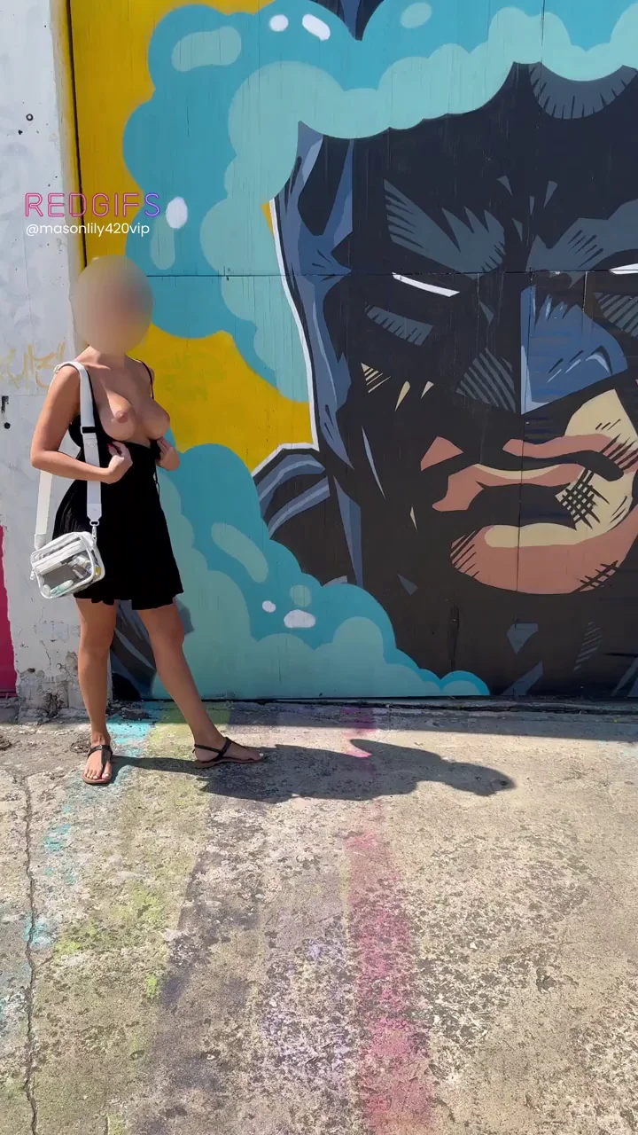 Batman told me to stay out of Gotham unless I showed him my tits 🦇
