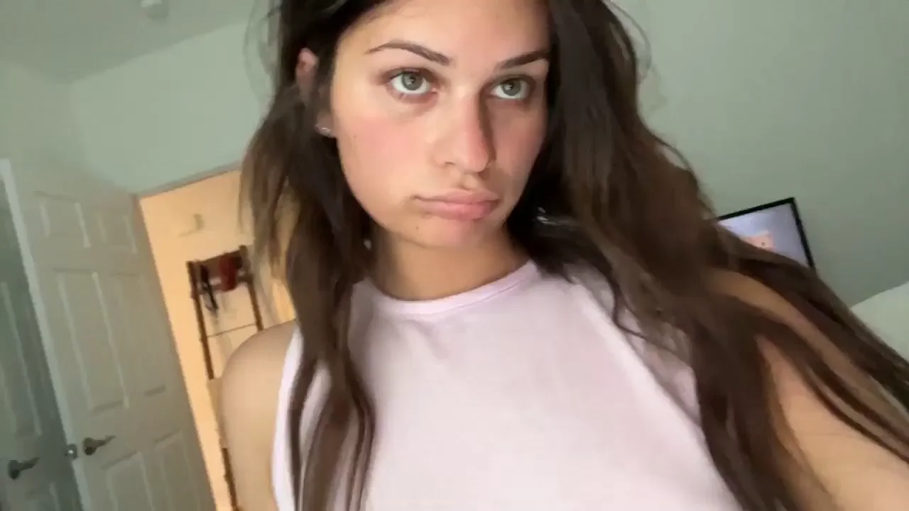could your girlfriend have a cock or would that be a deal breaker? 🥺