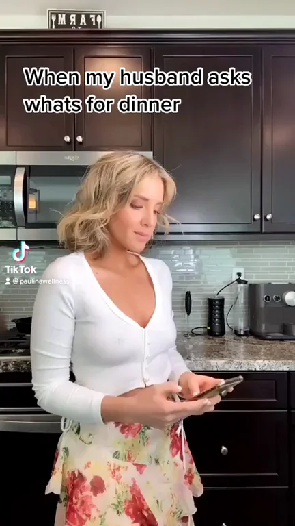 [/r/TikThots] She knows how to feed a man