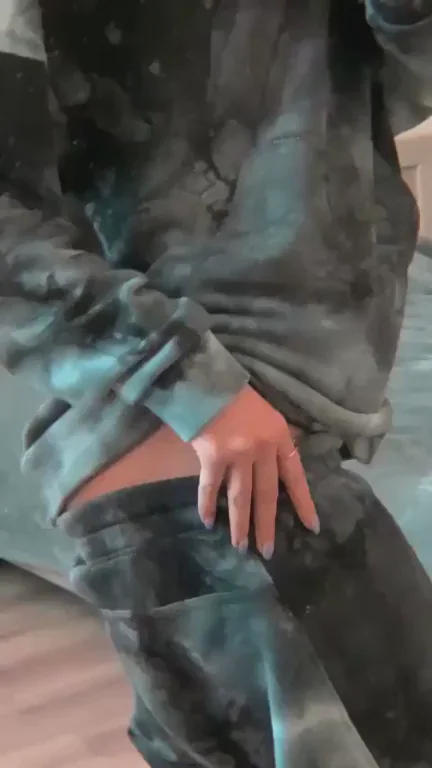 Check Her Slutty Profile Boys 🍑🔥