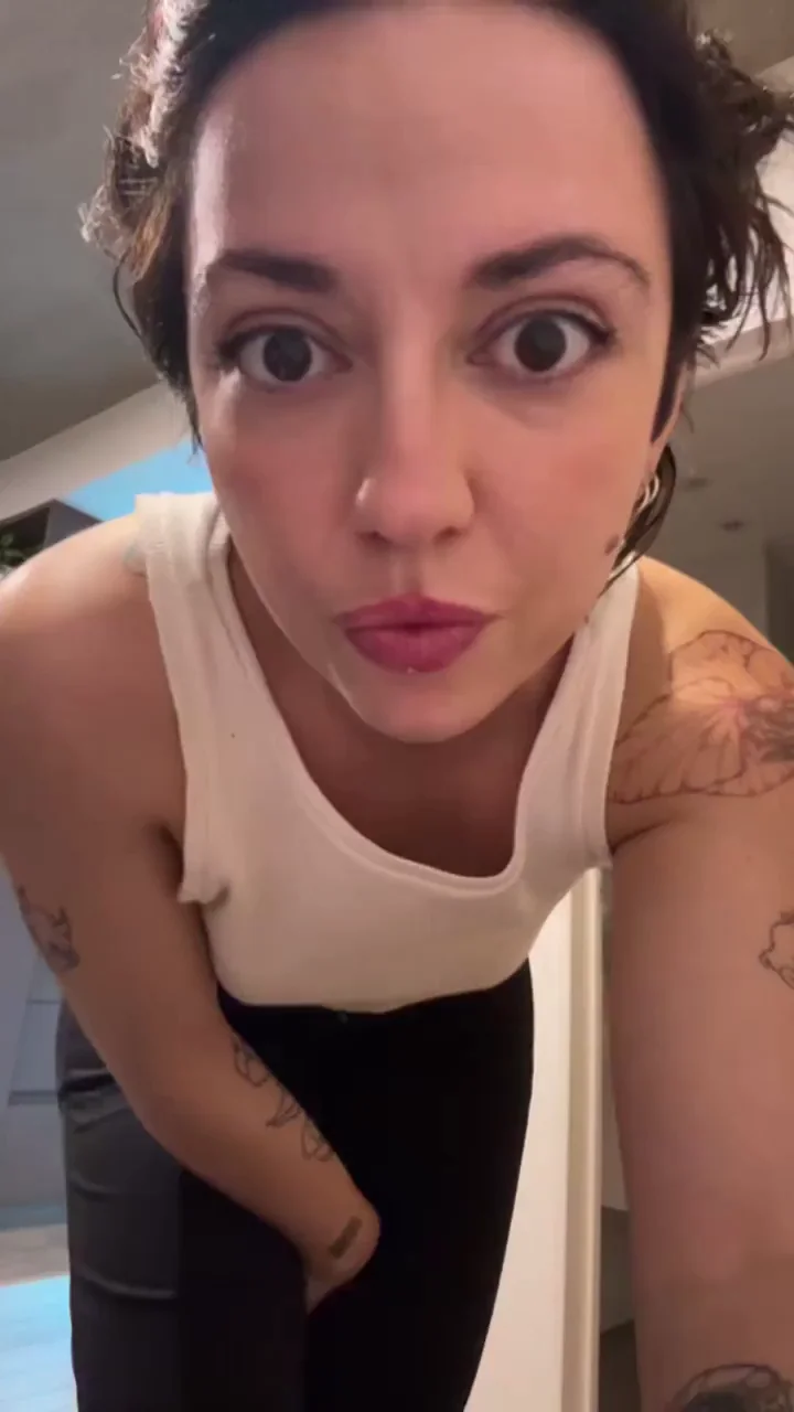 Who wants Latina girls with nice asses
