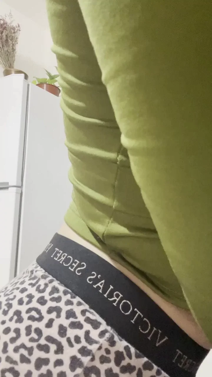 Look at my body move and tell me what you think about me