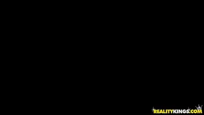 Sexy Gamer Girl's Juicy Ass Tease