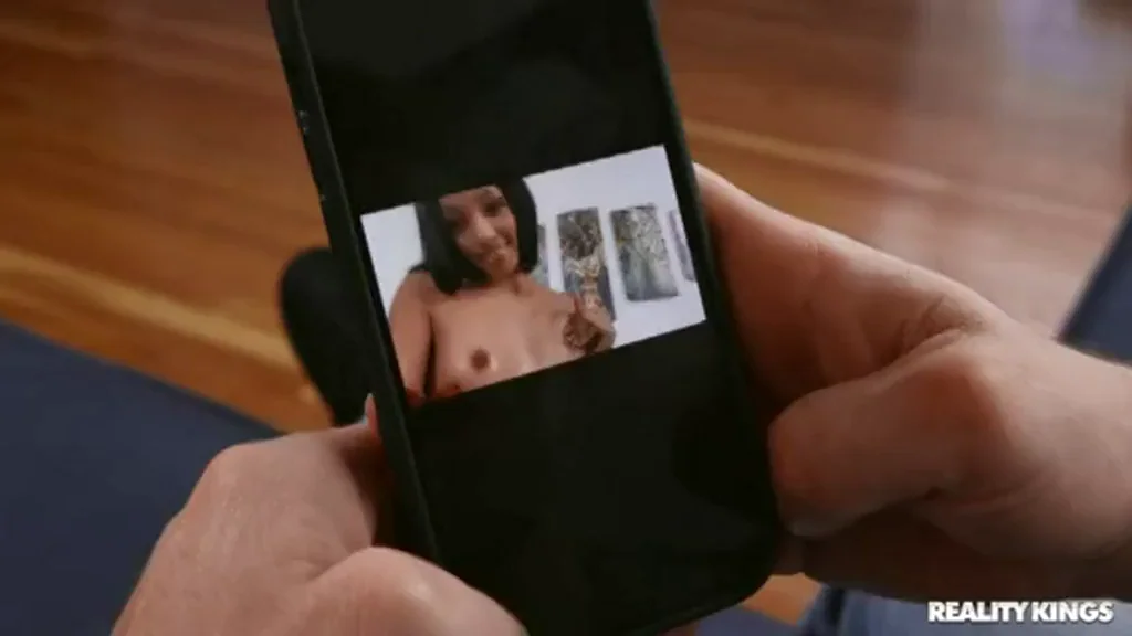 Sexting Slip-Up with Alexis Tae 🍆💦