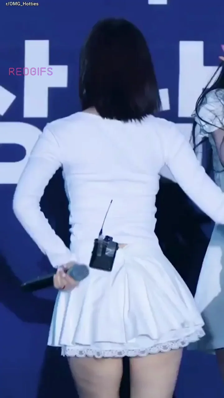 Arin’s Sexy White Mini Skirt Ass Tease 🍑💦