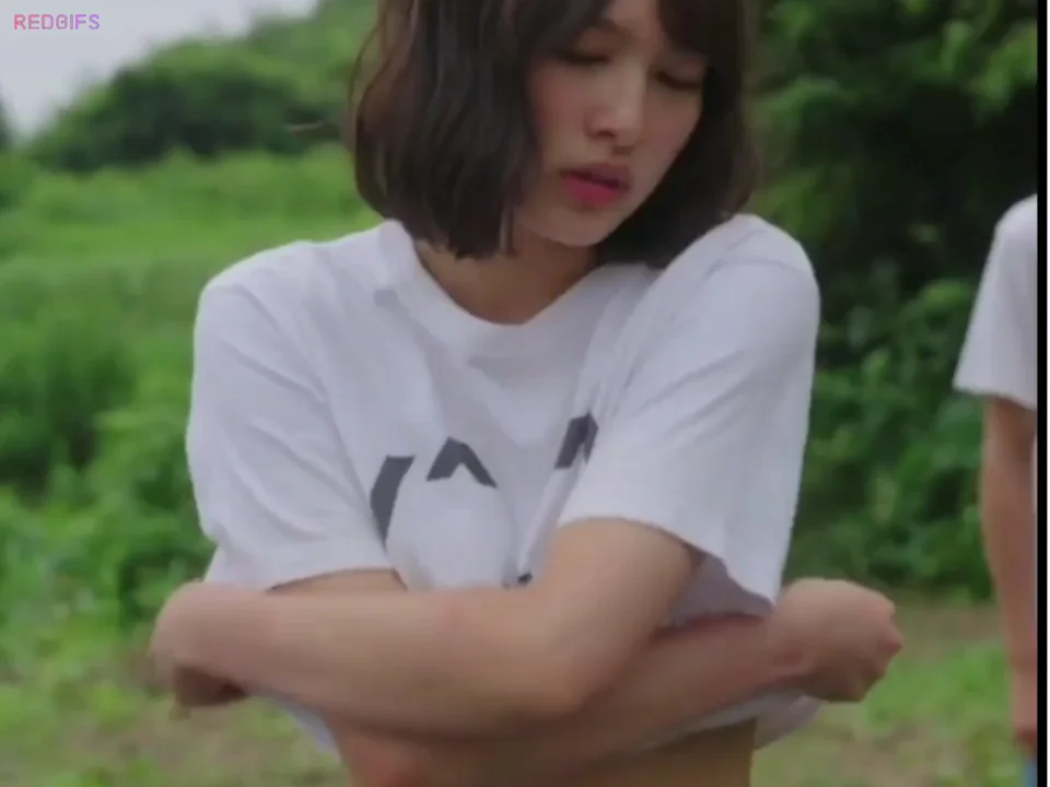Yui Kitamura's Teasing Outdoor Flirt in Believers (2022) 😏🌳