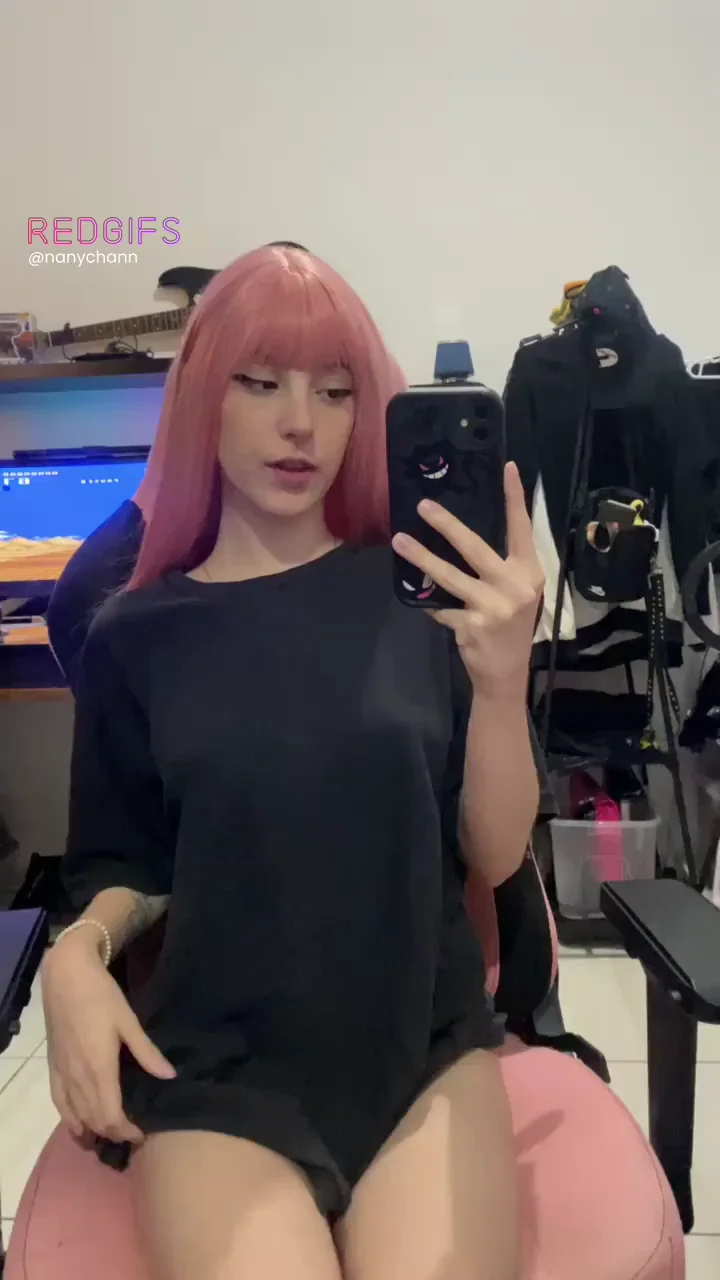 the clothes I usually wear don't really show how nice my body looks under them