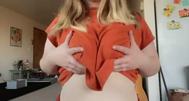? play with me for only $3 ? your chubby dream girl ? super hot solo + couple play videos ? free gift for new subs ? daily posts ? very good interactive! ? let’s have some fun together, I wanna make you cum, baby ? link in comments! ?