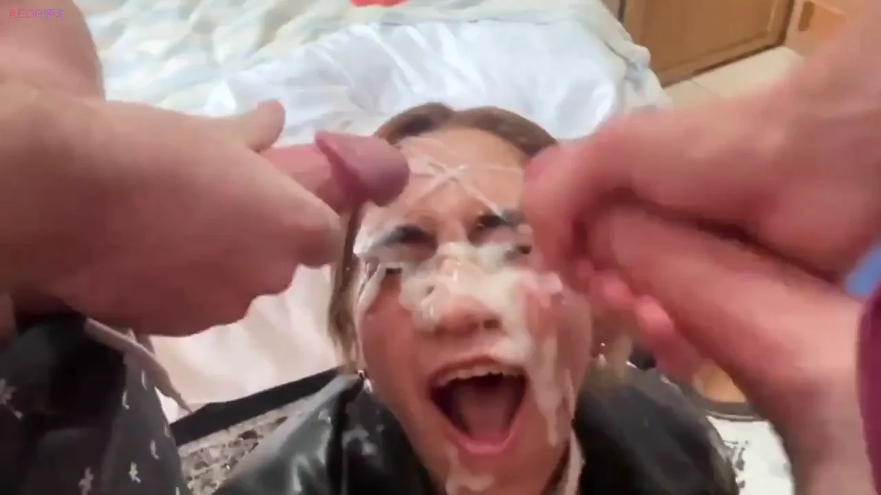 Bukkake public cum walk