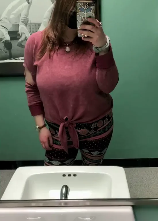 Droppin titties here?? droppin titties there ? (f)