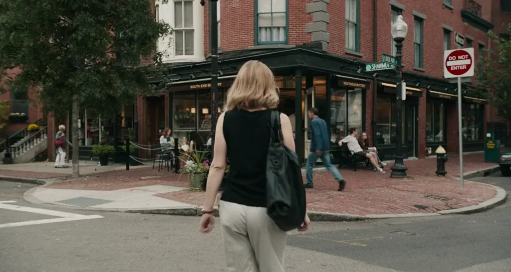 Backstory of Rachel McAdams and extras in Spotlight (2015)