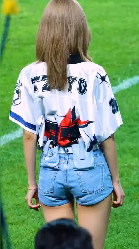 TWICE - Tzuyu