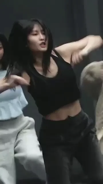 TWICE - Momo