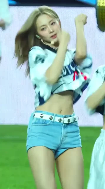TWICE - Tzuyu & Nayeon