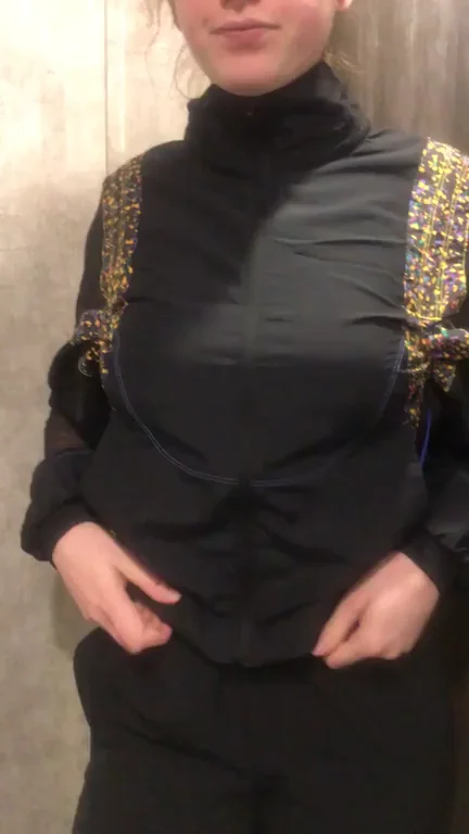 Meet My Juicy Tits Tease 😍🍒