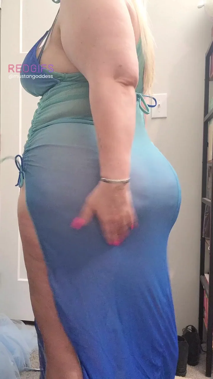 Deep and jiggly 🍑🫧