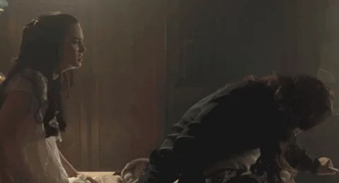 winona-ryder-hot-tits-gif-dracula (1)