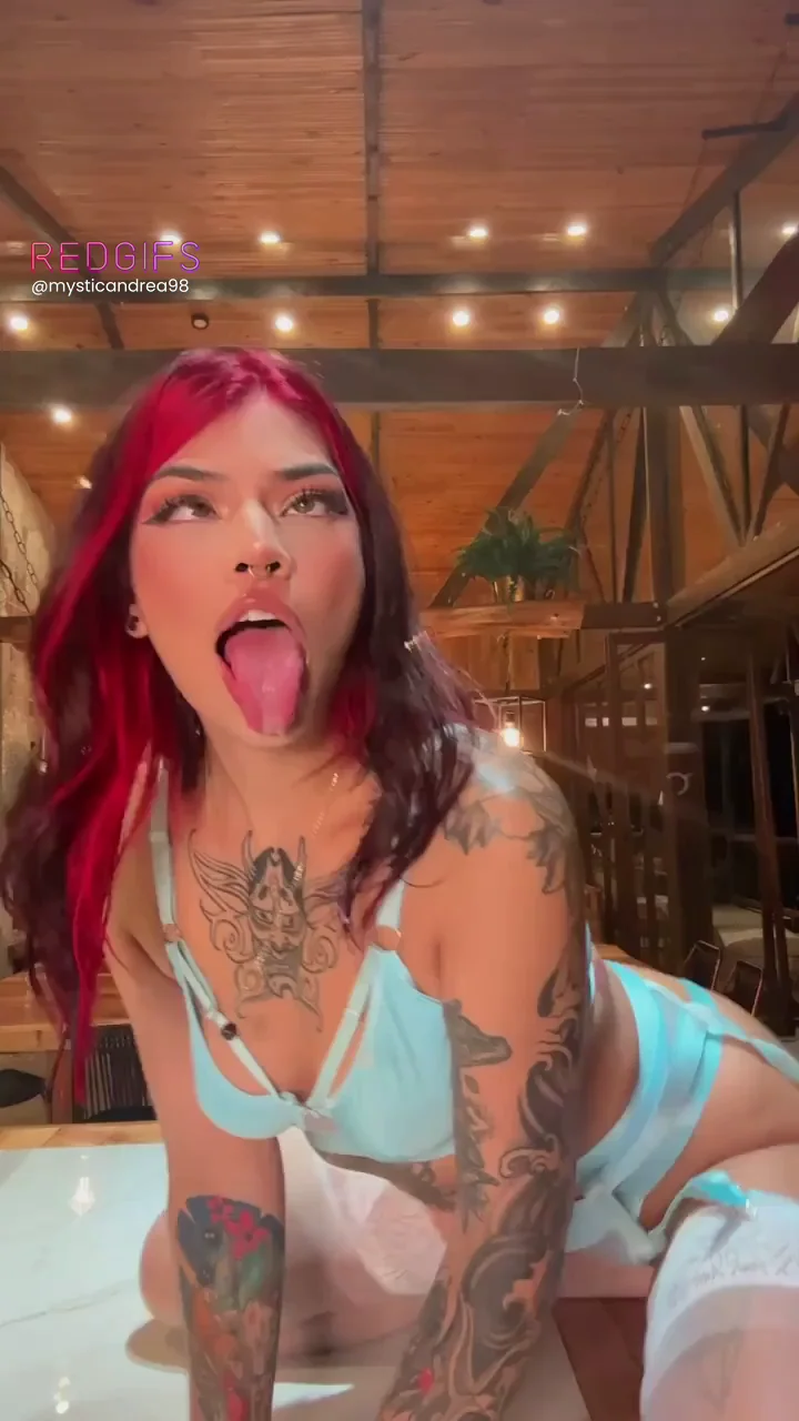 Can this dirty slut get milk from a redditor