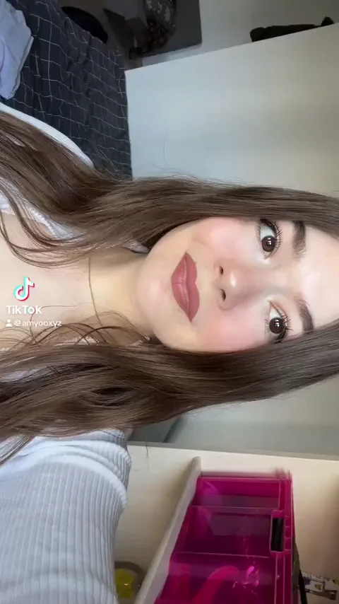 Cute TikTok Thot's Naughty Gift Tease 😍🥰💦
