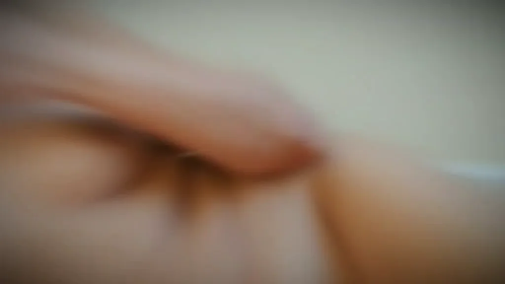 Sensual fuck and creampie on the floor