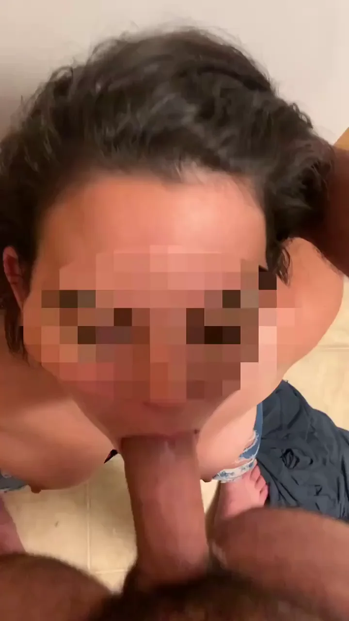 Busty wife gives good head