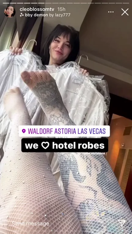 Cleo Blossom's Sexy Hotel Robe Feet Tease 😍👣💦