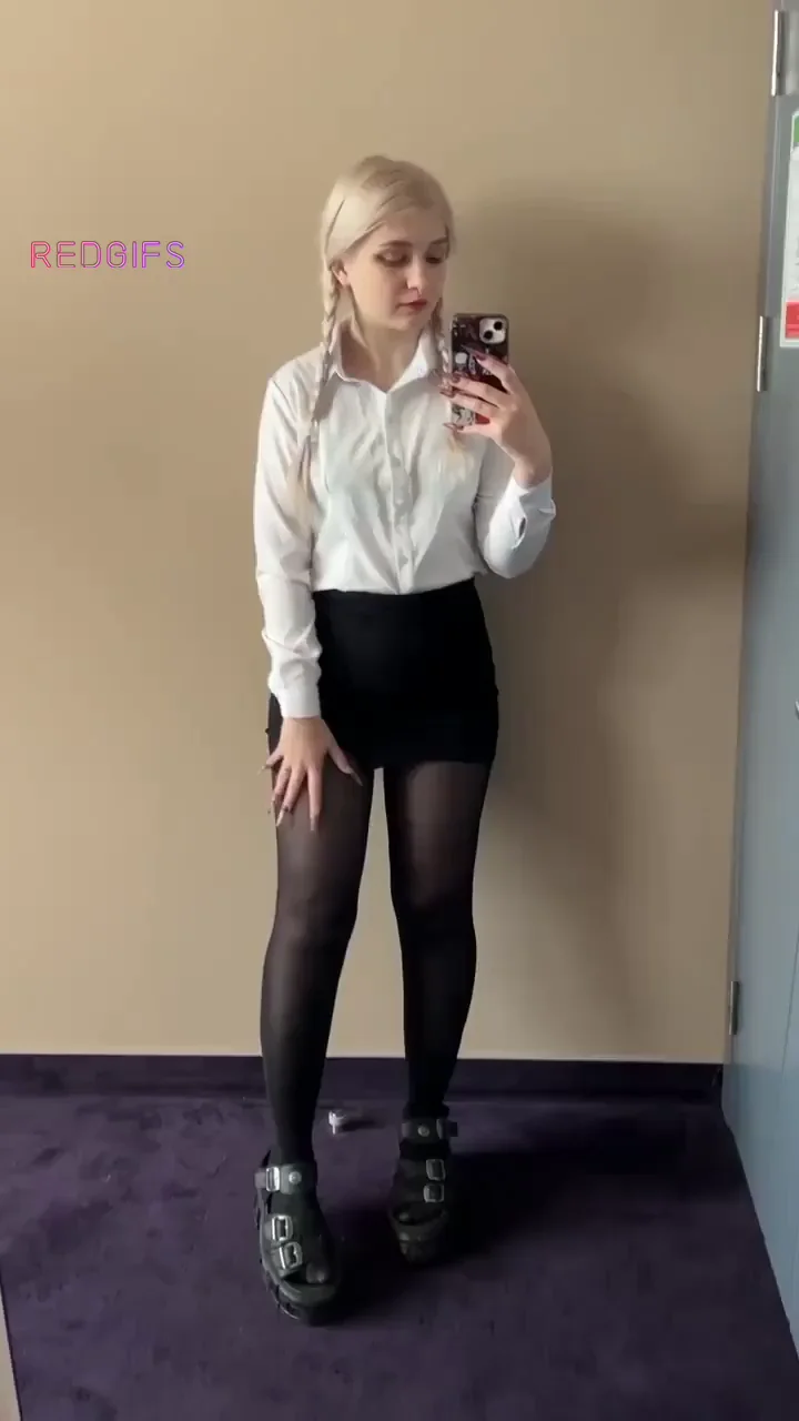 The skirt is so tight it's hard for me to walk