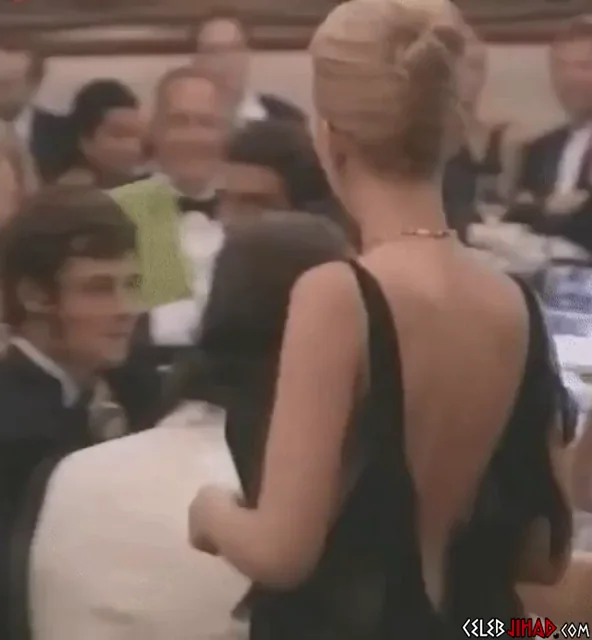 Scarlett Johansson's Slutty Black Gown Tease at the Gala