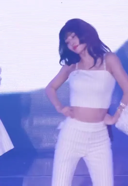 TWICE - Momo