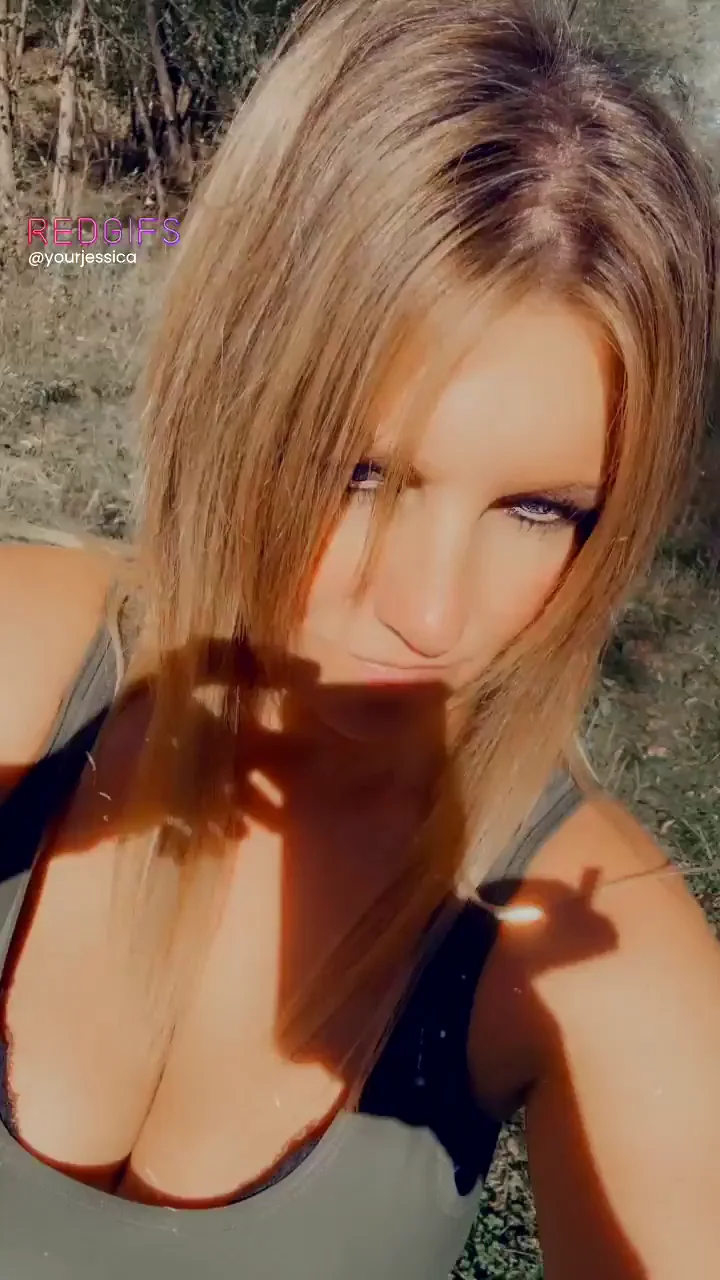 Blonde TikThot Begs: Suck My Juicy Tits Raw