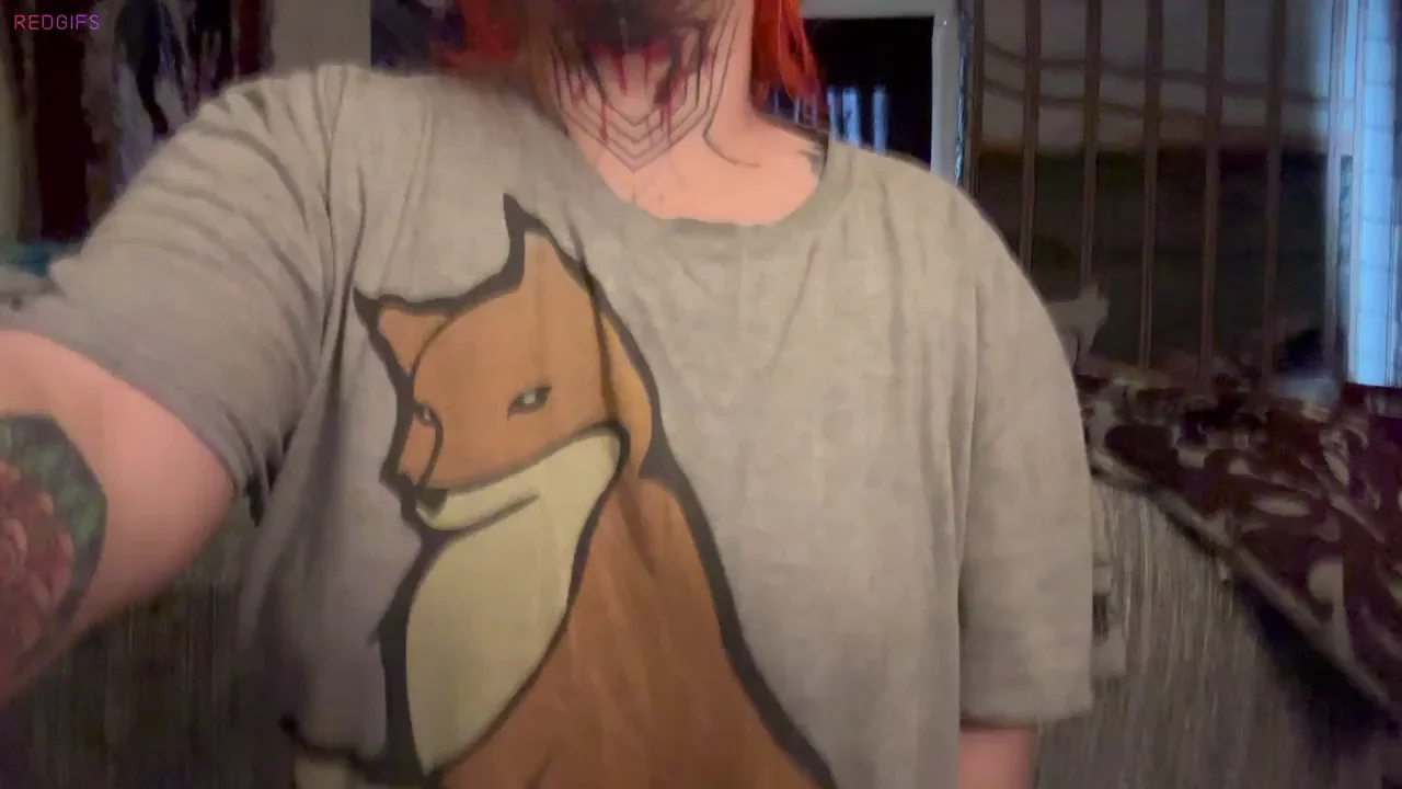 Morning Sleepy Titty Drop Tease 🥰🍈🍈