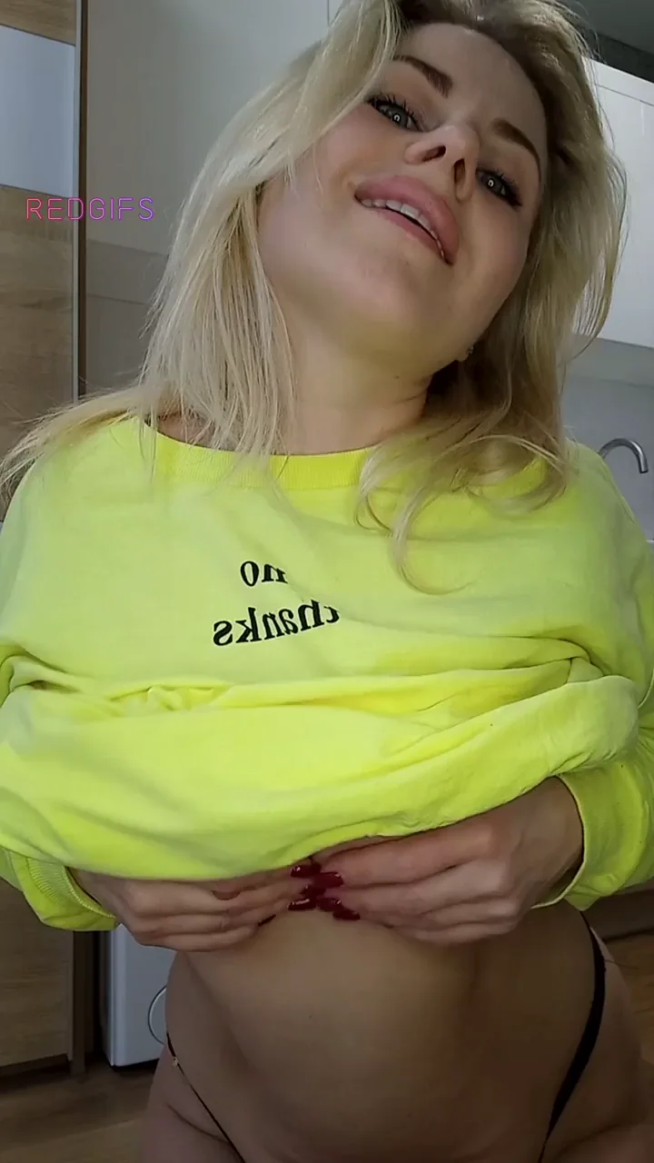 Mommy's Massive Boob Reveal Drop 😍🍈🍈