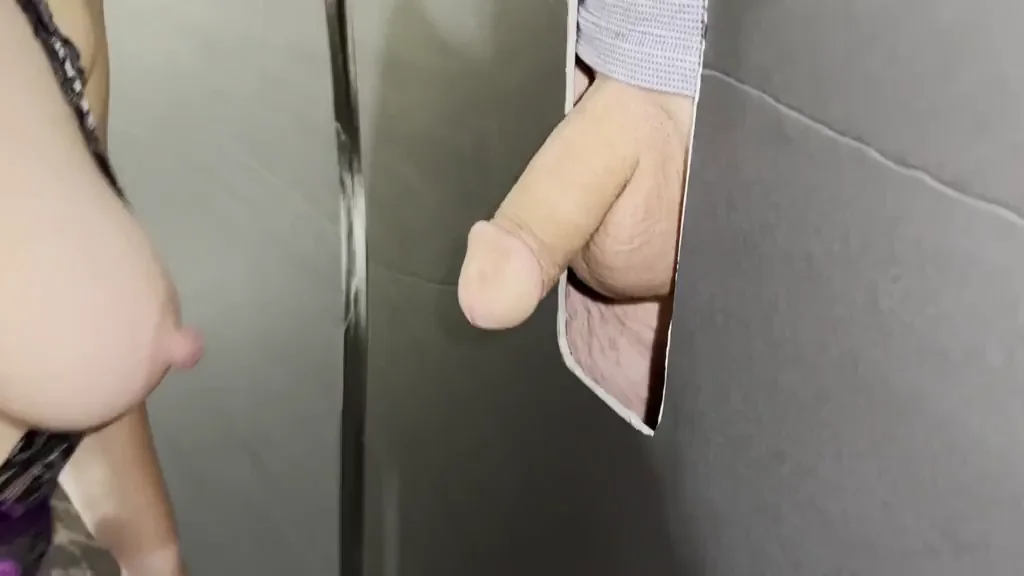 [OC] Gloryhole fun with growling orgasm (redgifs for sound)