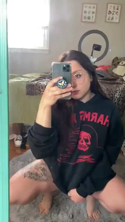 Borrowing Your Hoodie to Rub My Wet Pussy 😈🔥