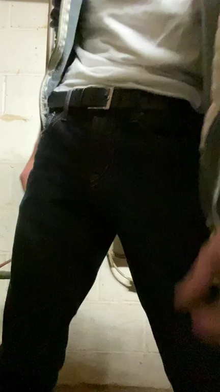 [M] First time posting on this sub! I got super horny at work, hope it fits in here!