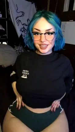 Your big titty goth gf ?