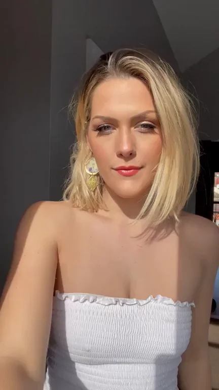 The light was perfect soo I figured I could show you my boobs ?? [OC Drop]