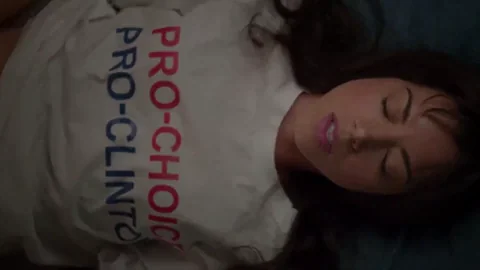 Aubrey Plaza masturbating in The To Do List (2013)