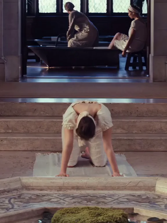 Hailee Steinfeld's Juicy Twerk Tease in Dickinson 💦🍑