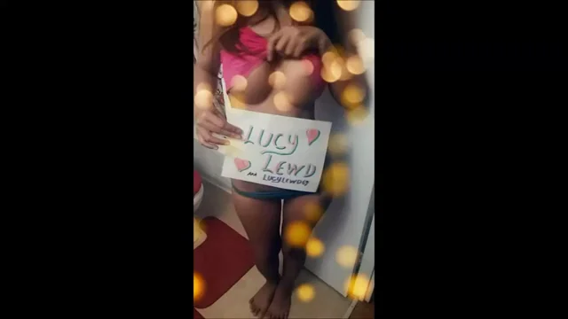 ??? Cum Look At My Big Juicy B(. )( .)bs ???