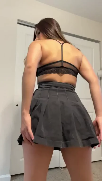 Juicy Camel Toe Tease from Behind 😈🍑