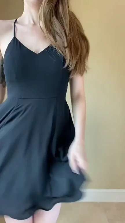 Which outfit is sexier? ?