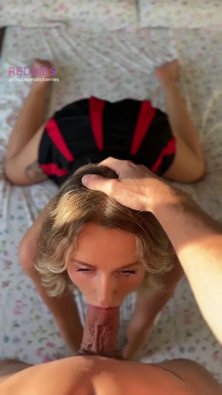 Cheer Slut Begs for Squad Spot with Deep Facefuck 💦🍆👅