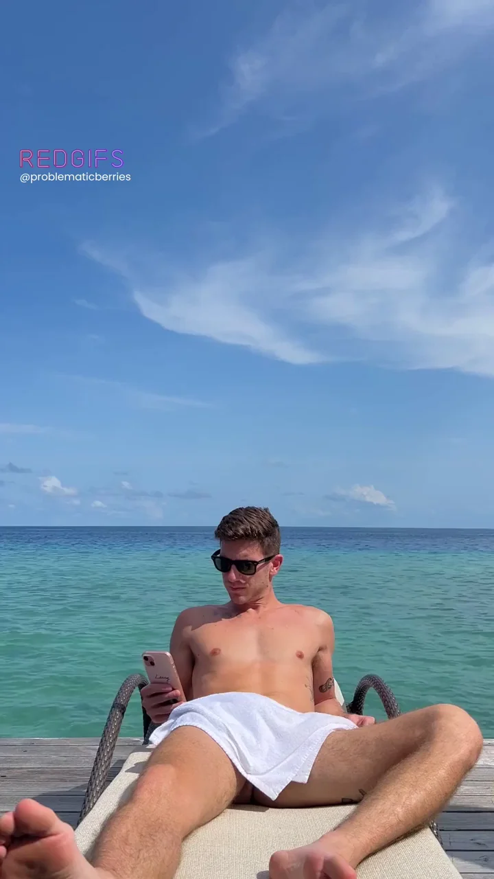 Grinding My Wet Pussy on His Face at the Beach 🏖️💦