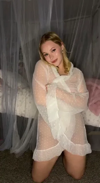 Curvy fuckdoll