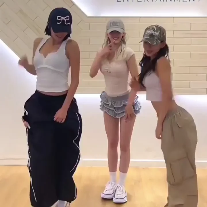 Jeon Somi & KISS OF LIFE Natty & Julie: Slutty K-Pop Dance Tease Fap Fuel