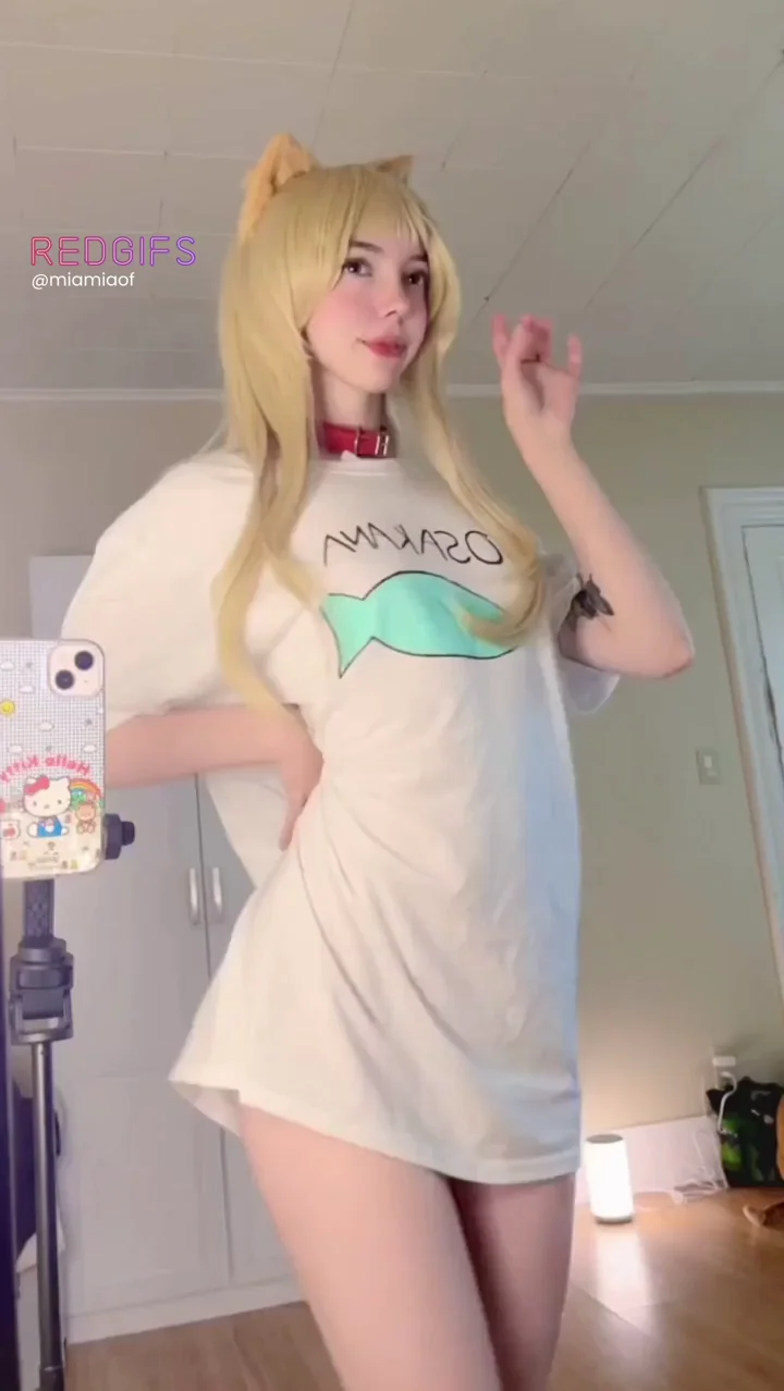 Miamiaxof's Kinako Cosplay Tease: Kitty Catgirl Flashes Slutty Curves