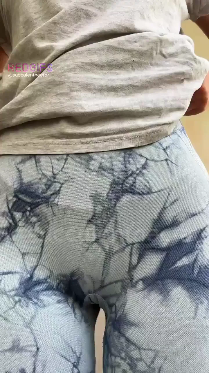 Every time I like to surprise you with my ass in leggings