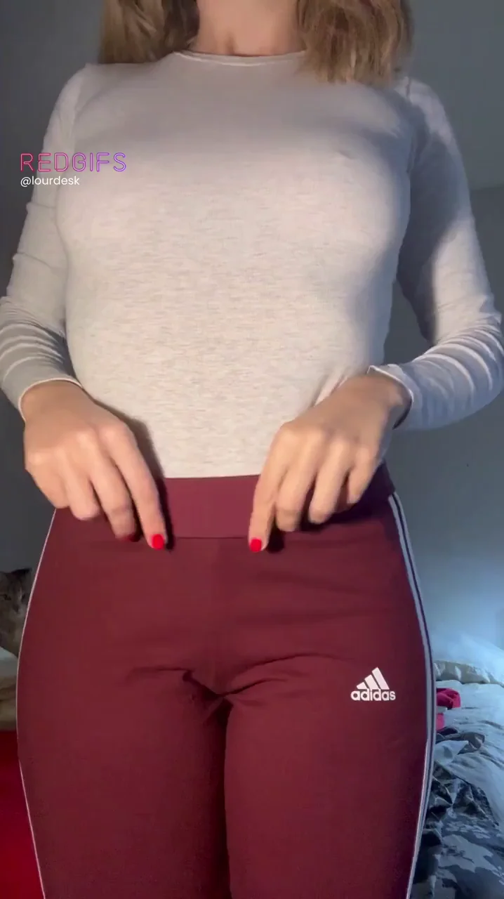 Teasing Dance in Tight Red Yogapants 💃🔥